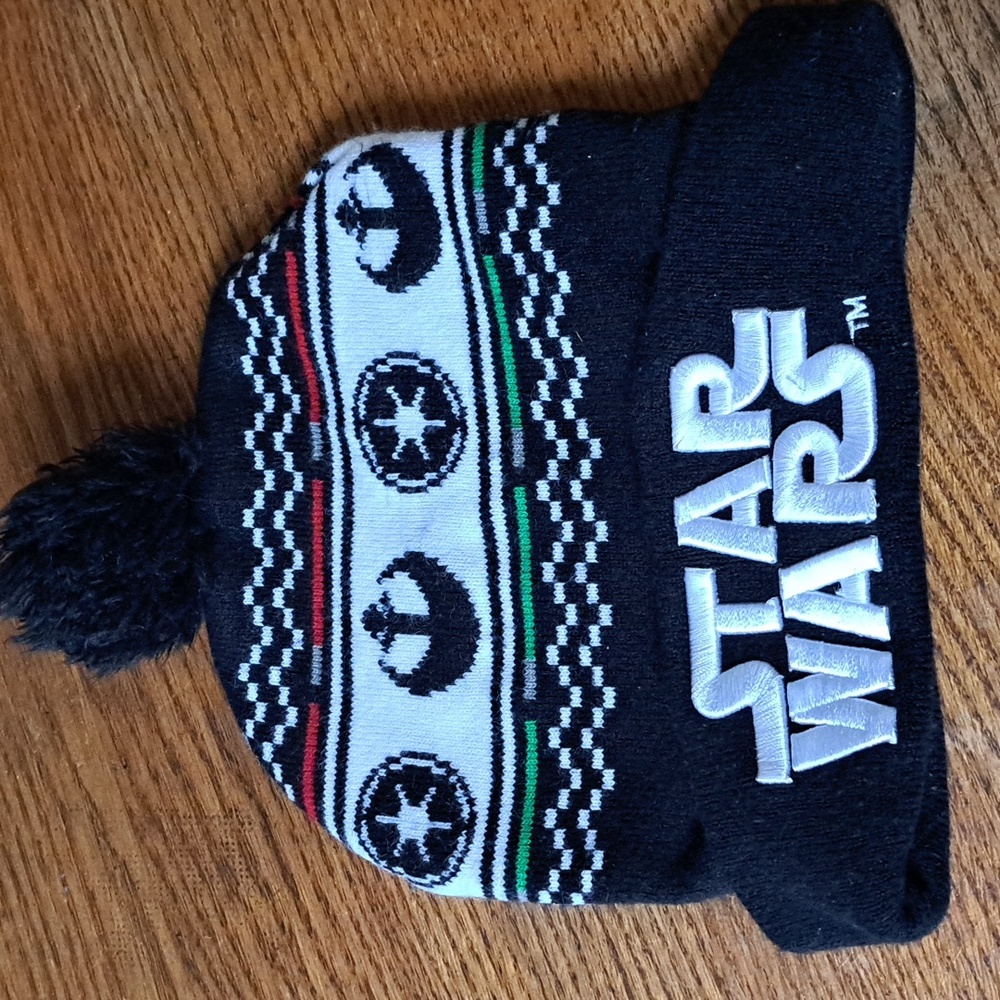 STARS WARS BLACK STOCKING HAT ONE SIZE FITS MOST.